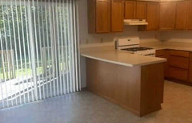 2 beds, 1.5 baths, 1,330 sqft, $1,325, Unit 1240 Lake Charles