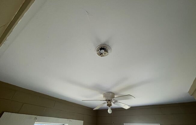 1 bed, 1 bath, 500 sqft, $650, Unit Admiral3