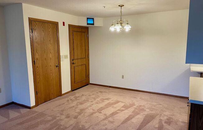 2 beds, 2 baths, 1,400 sqft, $1,650, Unit 6855-103