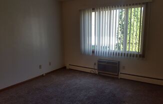 2 beds, 1 bath, $750, Unit 1321 #C