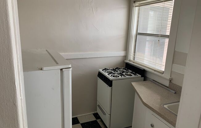 1 bed, 1 bath, 550 sqft, $1,265, Unit 23