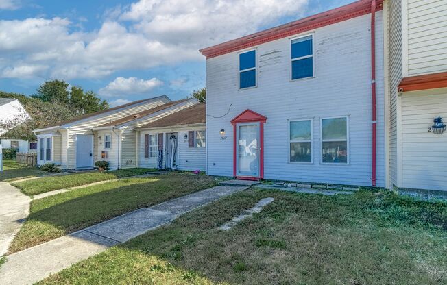 Charming 3-Bedroom Townhouse in Chesapeake