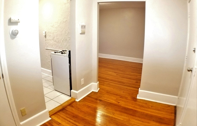 1 bed, 1 bath, 650 sqft, $2,100, Unit 36