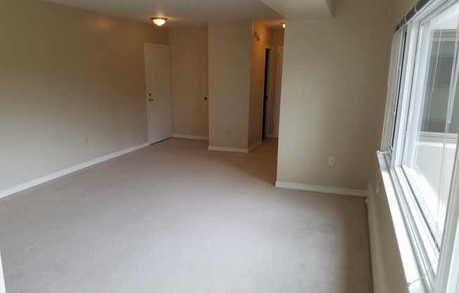 1 bed, 1 bath, 589 sqft, $1,400, Unit 608