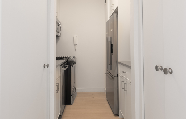 1 bed, 1 bath, $5,595, Unit 17B