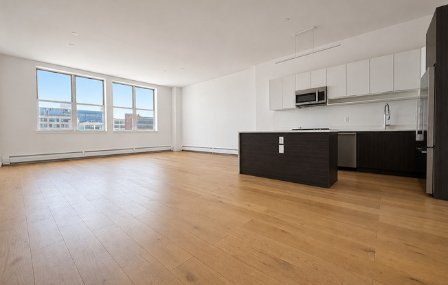 1 bed, 1 bath, 1,090 sqft, $5,195, Unit 6U