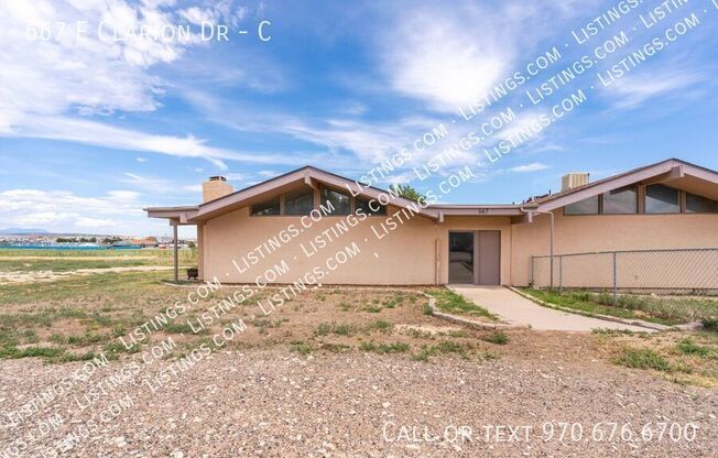 667 E CLARION DR