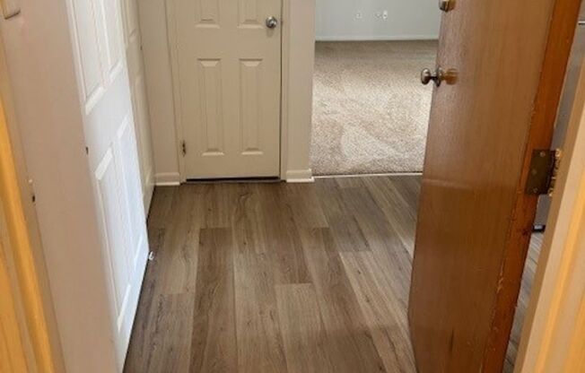 1 bed, 1 bath, 715 sqft, $1,575, Unit 00 - U- 2