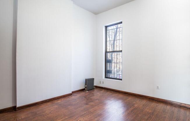 27 BREVOORT PL