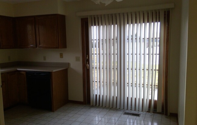 2 beds, 1.5 baths, $1,350, Unit 4520