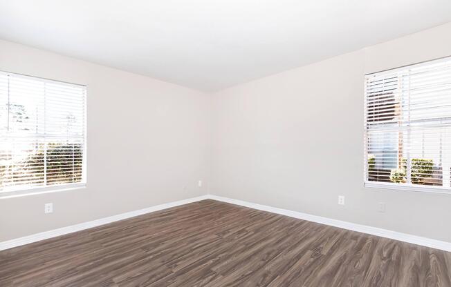 1 bed, 1 bath, 560 sqft, $895