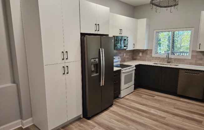 30076 ROSWELL GDNS