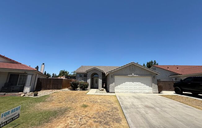 Spacious 4-Bedroom Home in Riverlakes Community