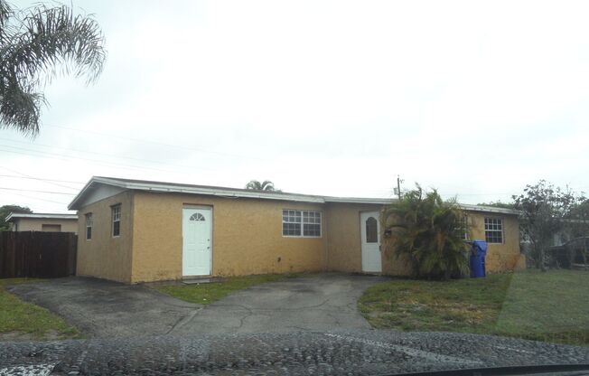 Single-Family Home – 4BR/2BA – Corner Lot, Large Fenced Yard, NO HOA