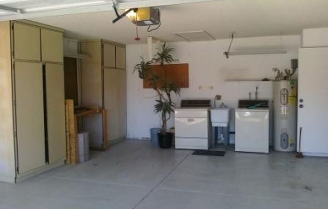 EXCELLENT CORNER LOT HOME IN ADULT COMMUNITY!