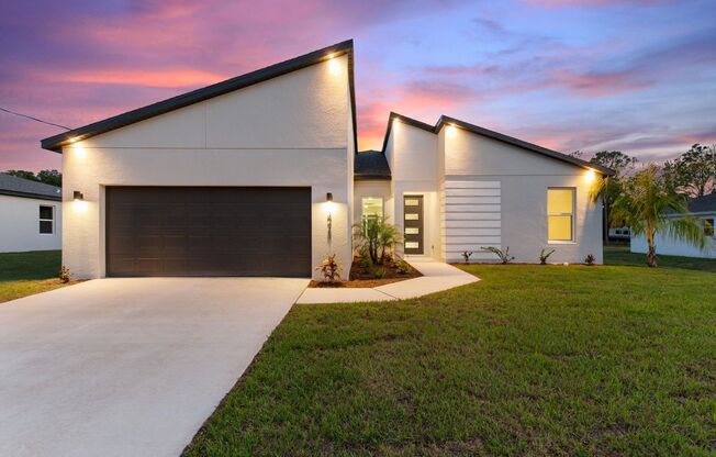 Deposit-Free! Modern, energy efficient home with ALL of the upgrades! North Port