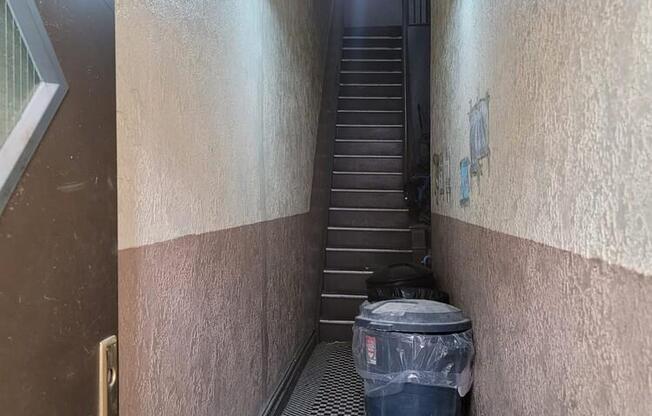 5323 8 AVE
