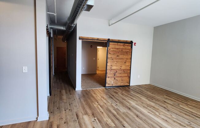 2 beds, 2 baths, 871 sqft, $1,695, Unit Unit 302