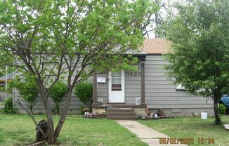 2 beds, 1 bath, $895