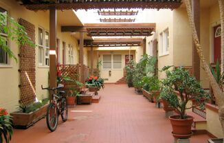 Nice 1-bedroom apartment with modern fixtures and appliances