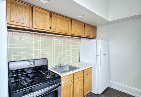 408 W CHELTEN AVE
