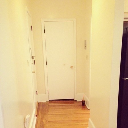 1 bed, 1 bath, 572 sqft, $3,200, Unit 6C