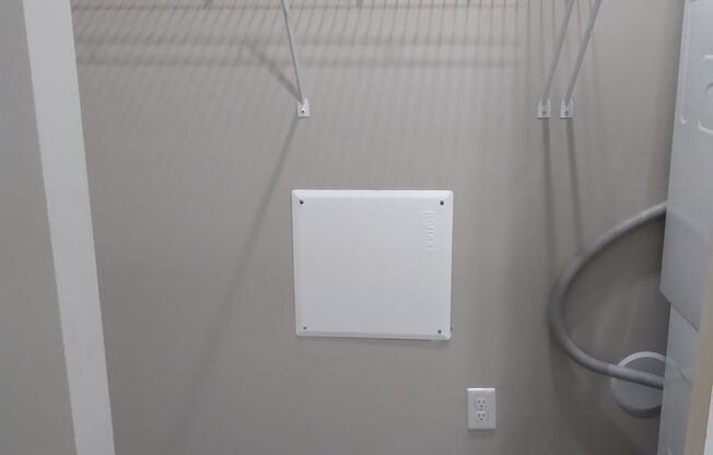 Studio, 1 bath, 497 sqft, $957, Unit 5710-2B NE 80th Ter