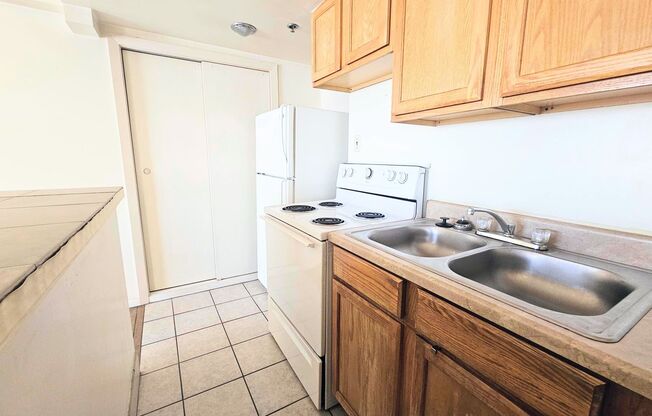 1 bed, 1 bath, 926 sqft, $525, Unit 6E