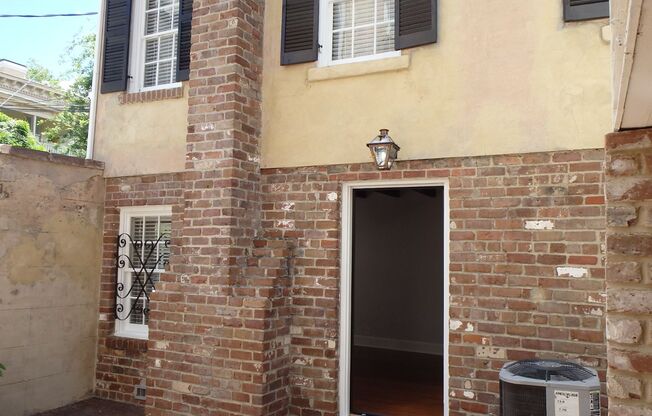 113 W Gaston Street