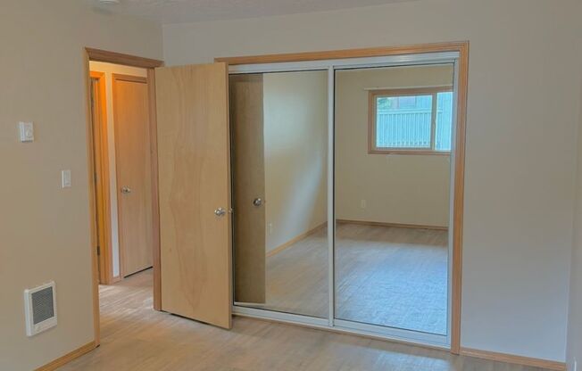 2 beds, 1 bath, 840 sqft, $1,695, Unit D03
