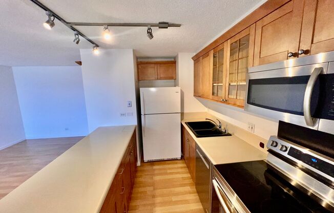 1 bed, 1 bath, $2,895