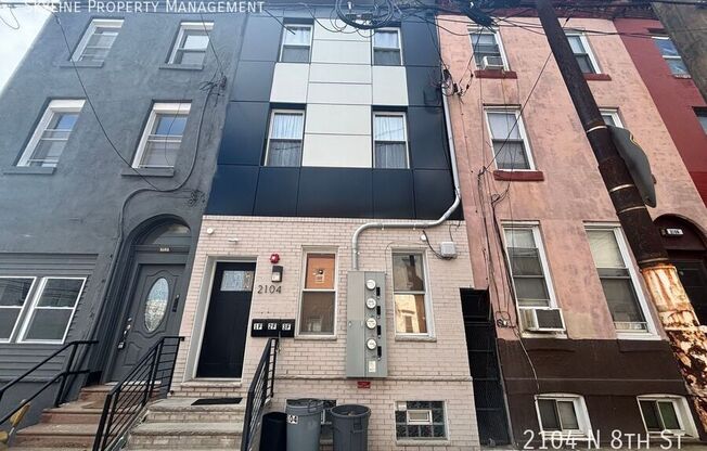 2104 N 8 ST