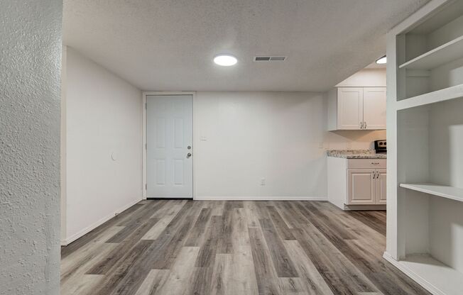 2 beds, 2 baths, 1,050 sqft, $899