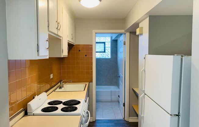 1 bed, 1 bath, 465 sqft, $1,195, Unit 09021R
