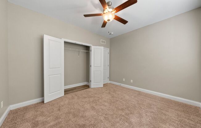 2 beds, 2 baths, 977 sqft, $925, Unit 221