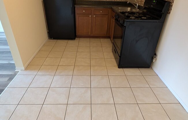 8500 W 87 ST