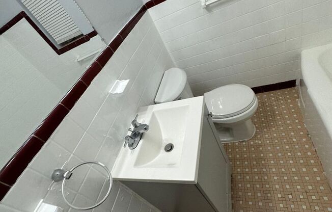 Studio, 1 bath, 600 sqft, $750, Unit 230