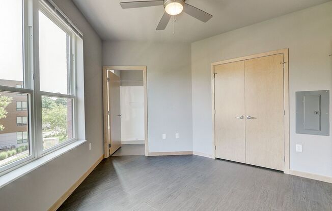 1 bed, 1 bath, 592 sqft, $1,760, Unit 302