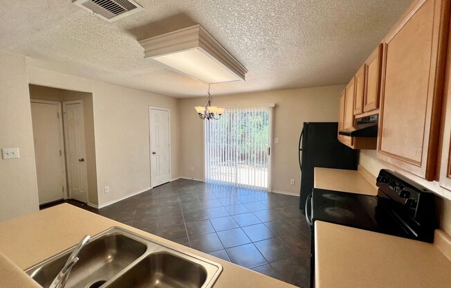 3 beds, 2.5 baths, $1,599