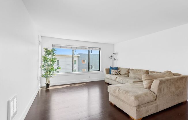 Wallingford one-bedroom one bath, includes water, sewer, garbage and parking.