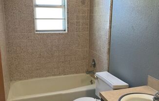 2 beds, 1.5 baths, 1,050 sqft, $925, Unit A
