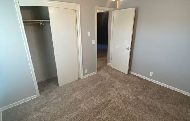 2 beds, 1 bath, 700 sqft, $950, Unit 1105