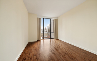101 W 24 ST