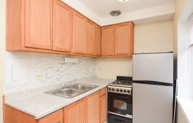 3825 PINE GRV