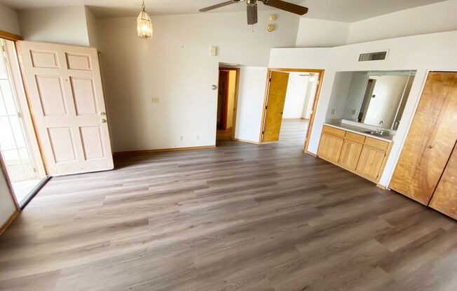 2 Bedroom In Youngtown Available!