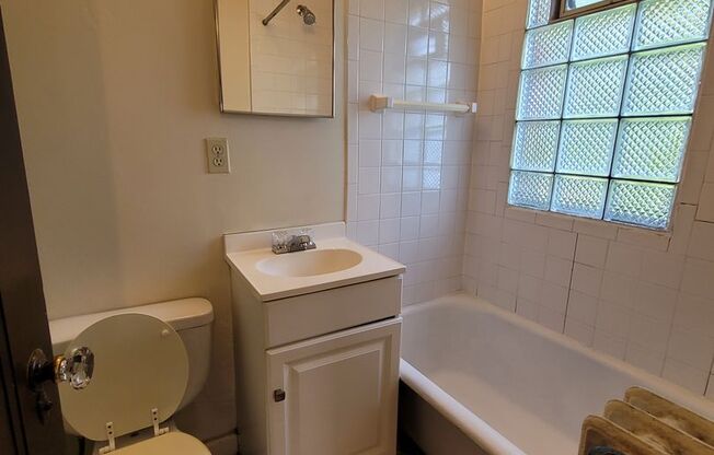 Studio, 1 bath, $745, Unit 111