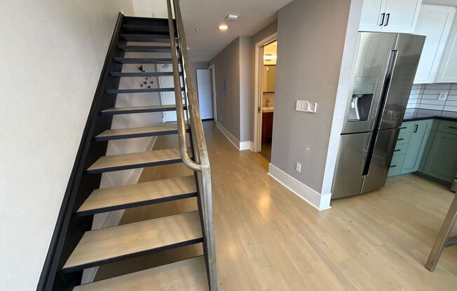 EPIC REA- Great SOMA Loft w/View - 1 BR/2 BA, Parking, Storage
