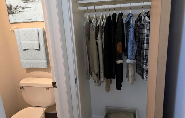 3 beds, 1.5 baths, 1,100 sqft, $1,500, Unit 3237