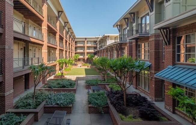 Wonderful 2bd/2bth uptown condo! lots of space in a beautiful building