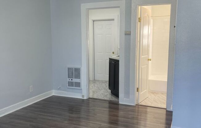 1420-24 E 75TH LLC